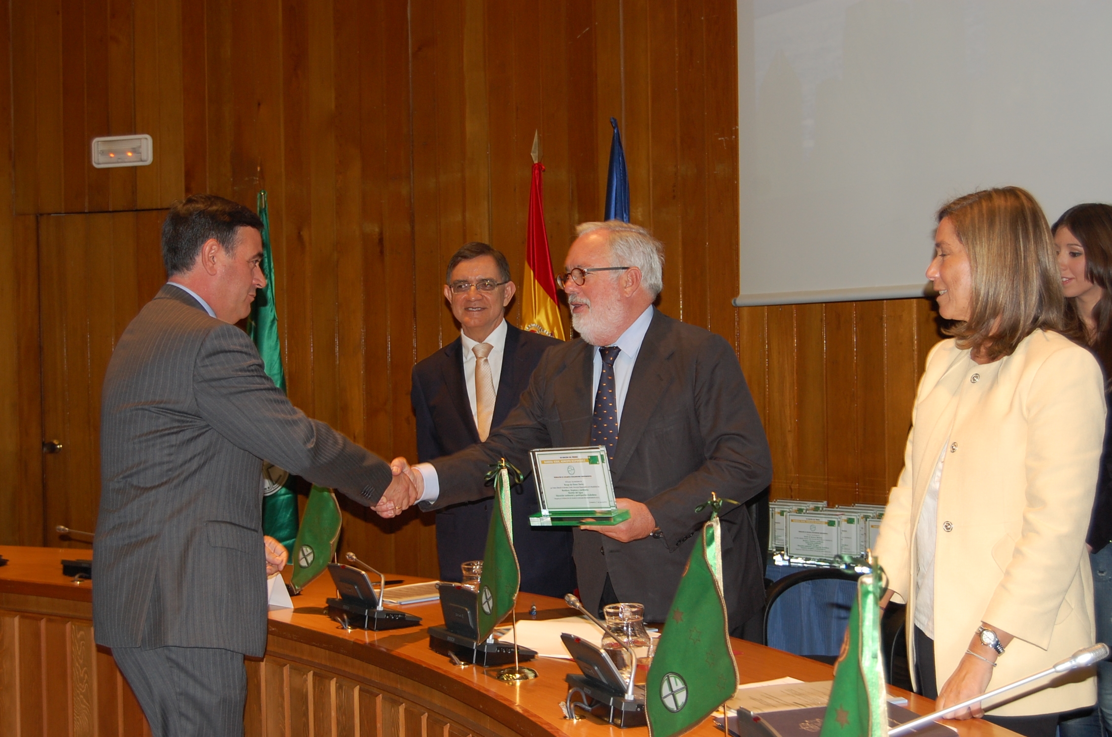 El alcalde Antonio Pardo recoge el premio Bandera Verde
